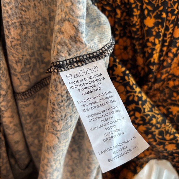 EUC Michael Kors Floral Pattern Balloon Sleeve Blouse, Black & Gold | Women’s XL - Picture 9 of 14